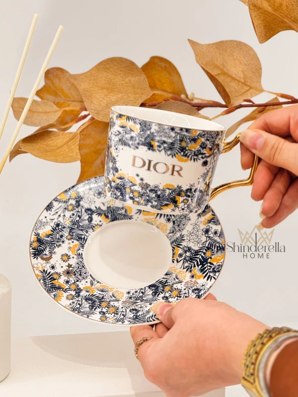 كاسة مع صحن dior
