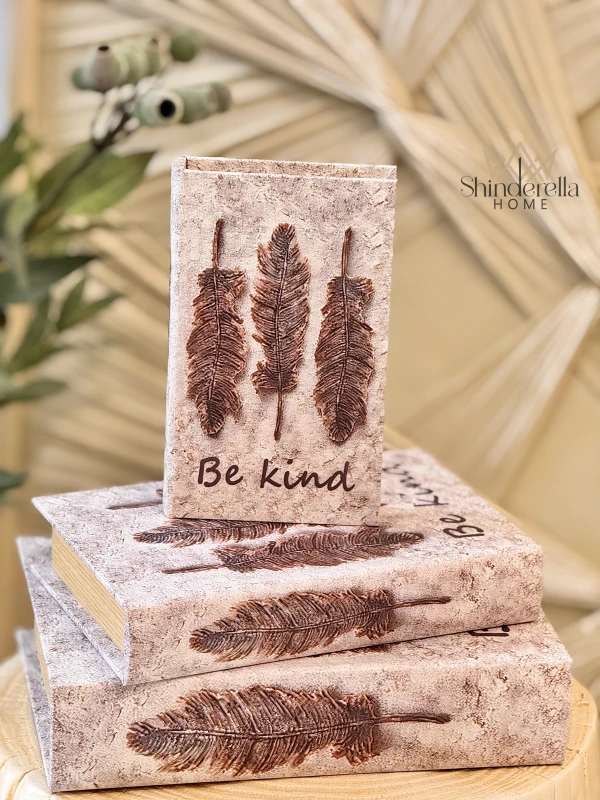كتب ديكور BE KIND