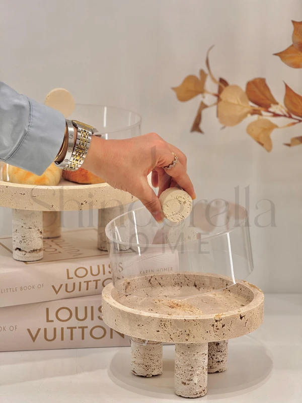 ستاند ضيافة حجم وسط مع غطاة